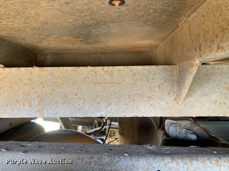 image for item JT9733 2018 GMC Sierra 1500  Double Cab flatbed pickup truck