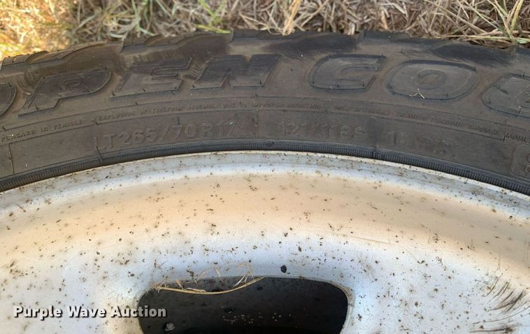 image for item JT9733 2018 GMC Sierra 1500  Double Cab flatbed pickup truck