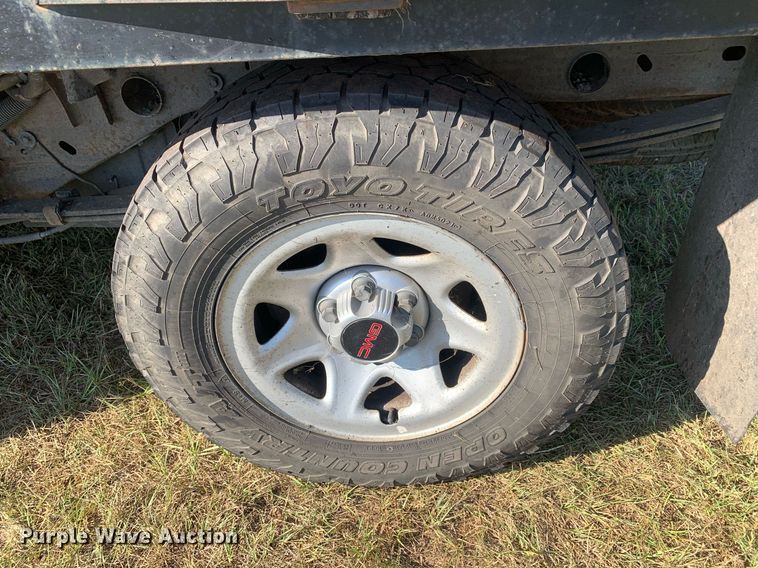 image for item JT9733 2018 GMC Sierra 1500  Double Cab flatbed pickup truck