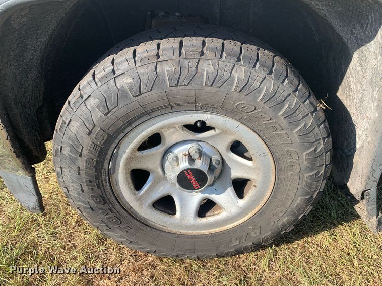 image for item JT9733 2018 GMC Sierra 1500  Double Cab flatbed pickup truck