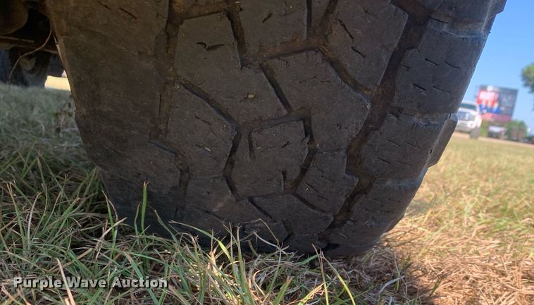 image for item JT9733 2018 GMC Sierra 1500  Double Cab flatbed pickup truck