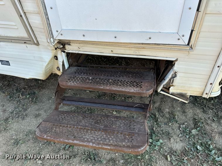 image for item LR9500 1976 Coachmen Chevy Van 30 RV