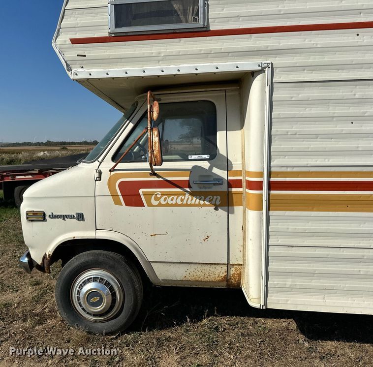image for item LR9500 1976 Coachmen Chevy Van 30 RV