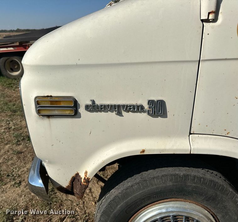 image for item LR9500 1976 Coachmen Chevy Van 30 RV