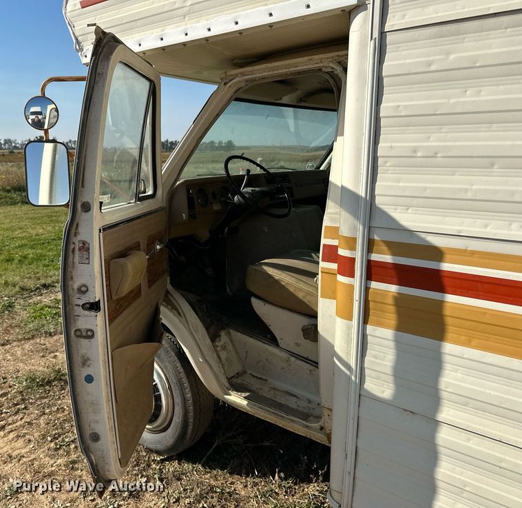 image for item LR9500 1976 Coachmen Chevy Van 30 RV