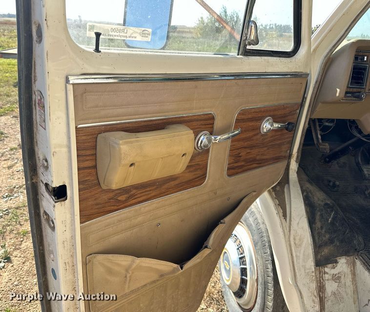 image for item LR9500 1976 Coachmen Chevy Van 30 RV