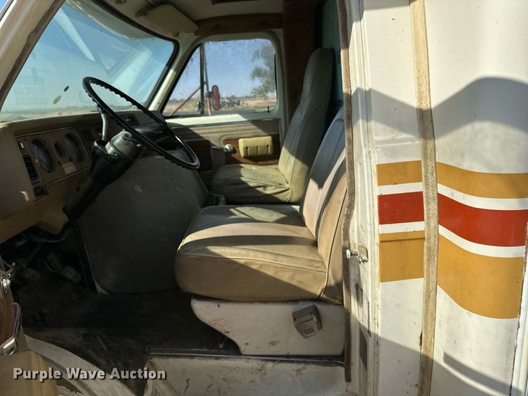 image for item LR9500 1976 Coachmen Chevy Van 30 RV
