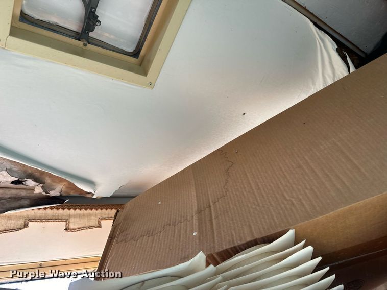 image for item LR9500 1976 Coachmen Chevy Van 30 RV