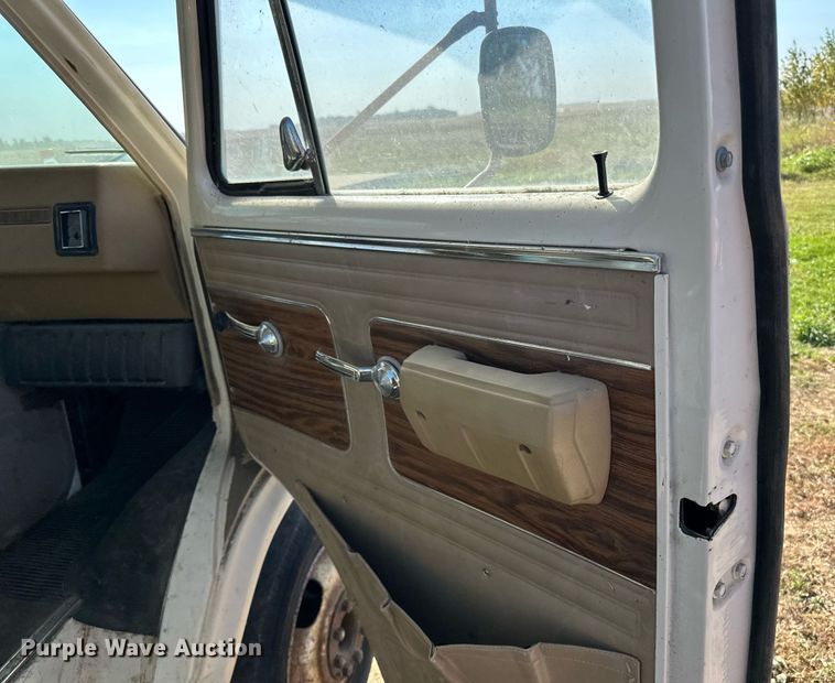 image for item LR9500 1976 Coachmen Chevy Van 30 RV