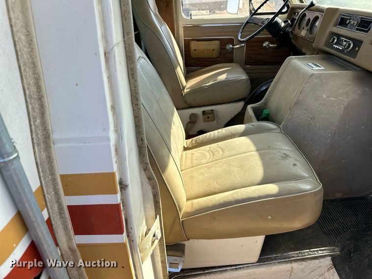 image for item LR9500 1976 Coachmen Chevy Van 30 RV