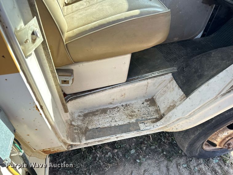 image for item LR9500 1976 Coachmen Chevy Van 30 RV