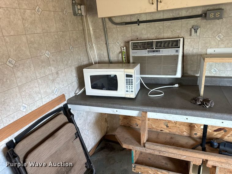 image for item LR9500 1976 Coachmen Chevy Van 30 RV