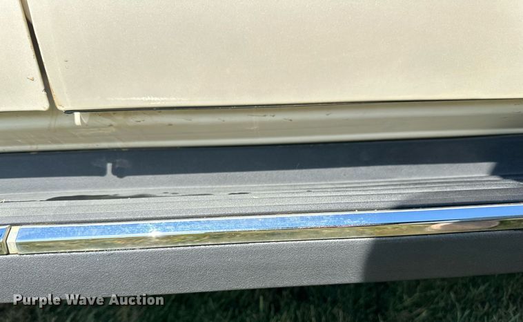 image for item LR9501 2011 GMC  Yukon Denali SUV