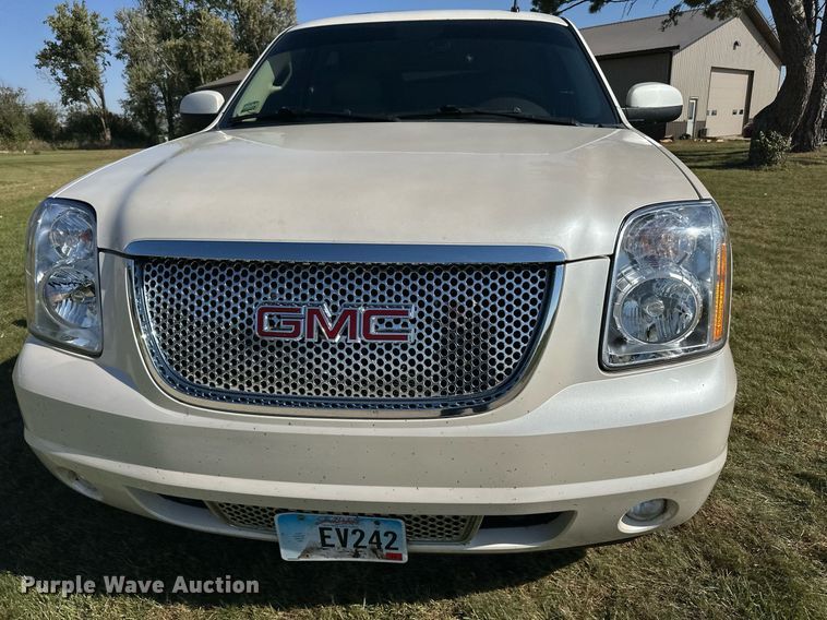 image for item LR9501 2011 GMC  Yukon Denali SUV
