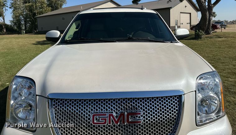 image for item LR9501 2011 GMC  Yukon Denali SUV
