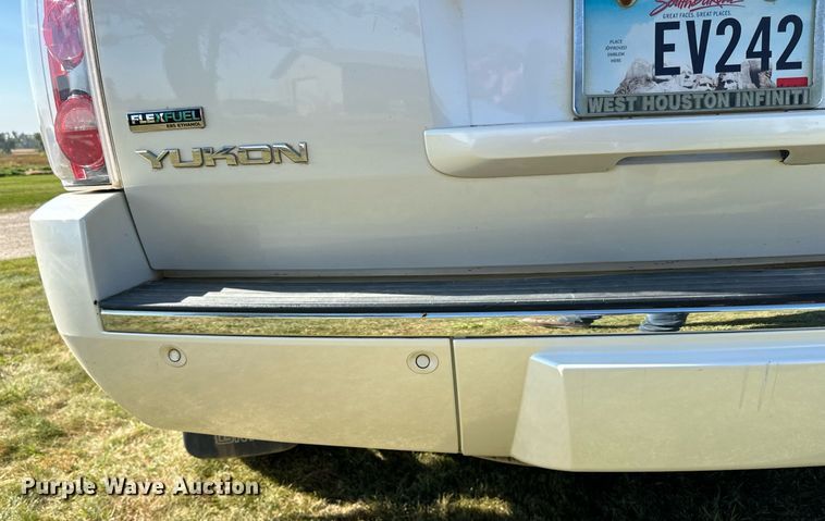 image for item LR9501 2011 GMC  Yukon Denali SUV