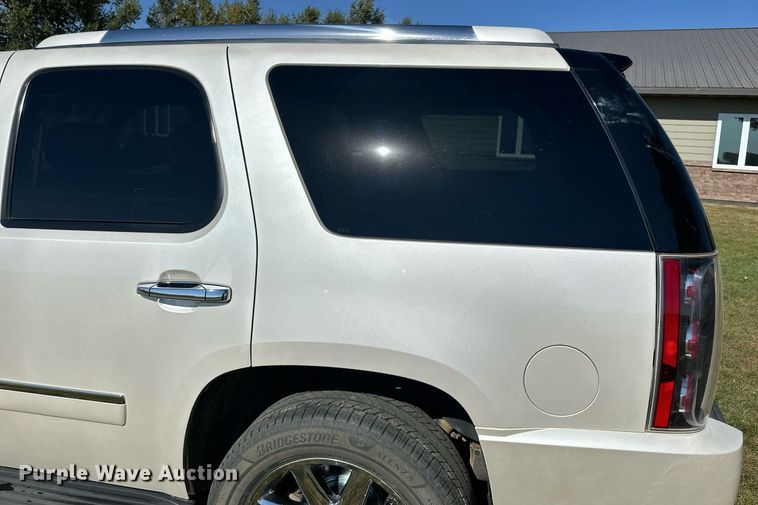 image for item LR9501 2011 GMC  Yukon Denali SUV