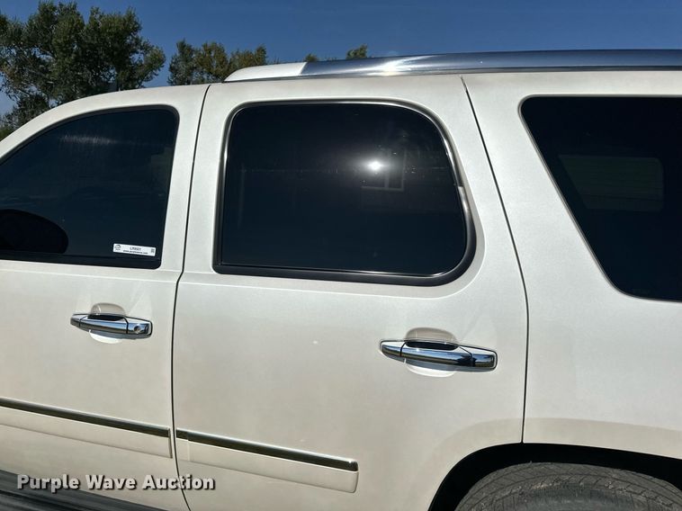 image for item LR9501 2011 GMC  Yukon Denali SUV