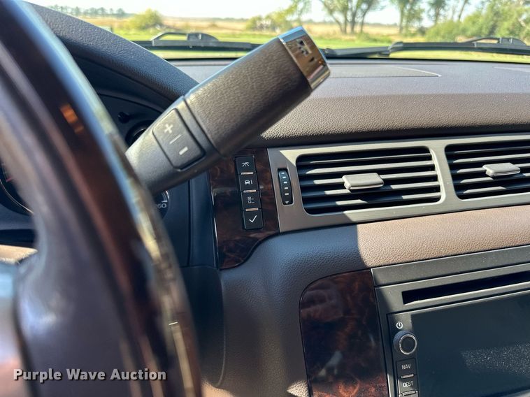 image for item LR9501 2011 GMC  Yukon Denali SUV