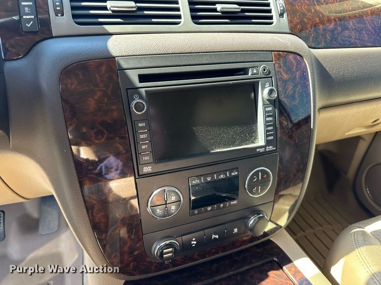 image for item LR9501 2011 GMC  Yukon Denali SUV