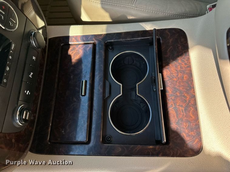 image for item LR9501 2011 GMC  Yukon Denali SUV