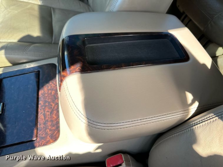 image for item LR9501 2011 GMC  Yukon Denali SUV