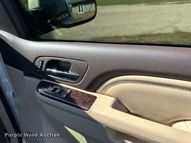 image for item LR9501 2011 GMC  Yukon Denali SUV