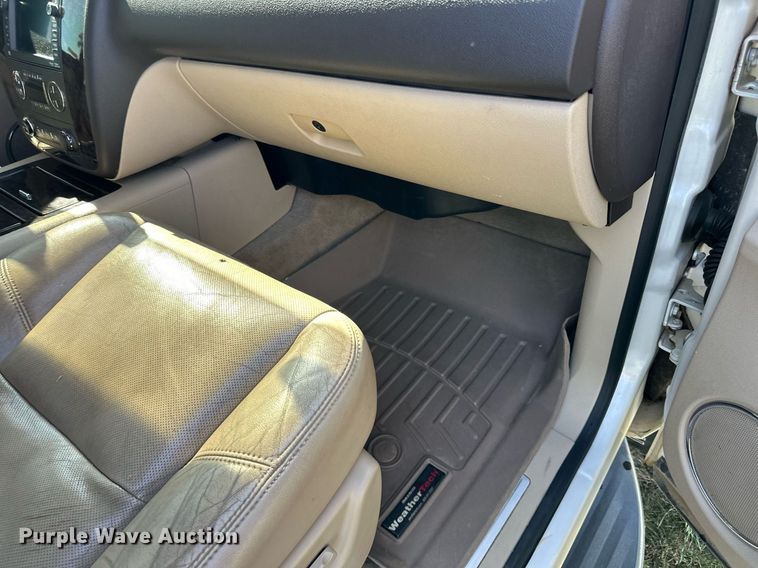 image for item LR9501 2011 GMC  Yukon Denali SUV