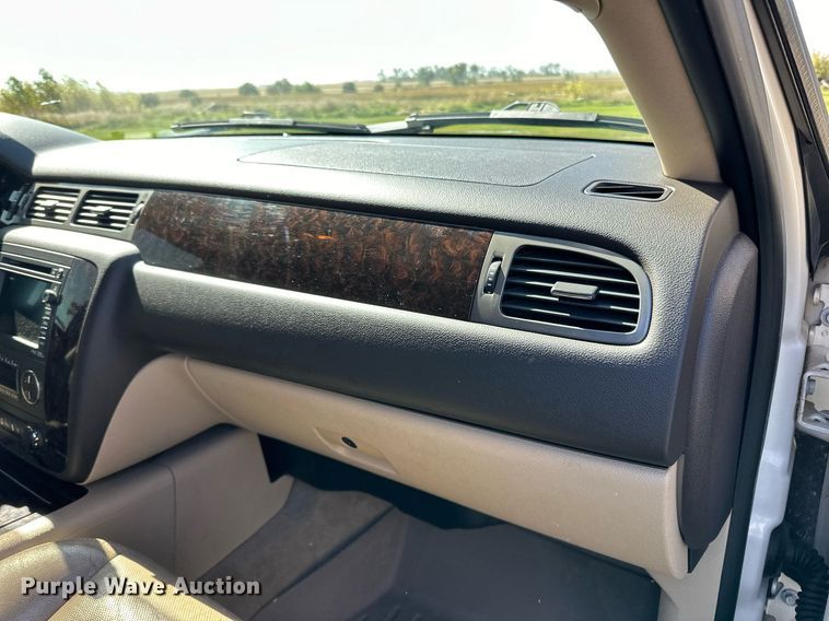 image for item LR9501 2011 GMC  Yukon Denali SUV