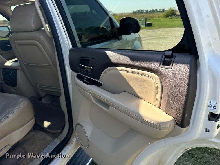 image for item LR9501 2011 GMC  Yukon Denali SUV