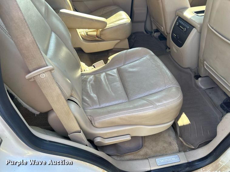 image for item LR9501 2011 GMC  Yukon Denali SUV