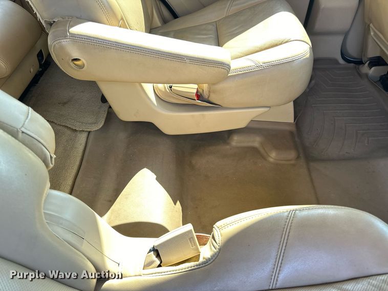 image for item LR9501 2011 GMC  Yukon Denali SUV