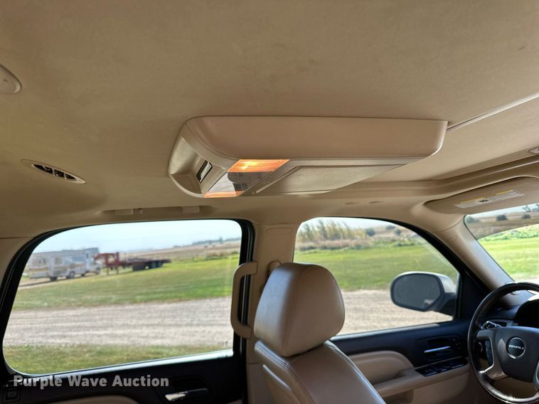image for item LR9501 2011 GMC  Yukon Denali SUV