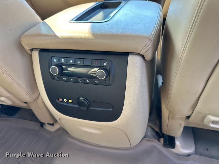 image for item LR9501 2011 GMC  Yukon Denali SUV