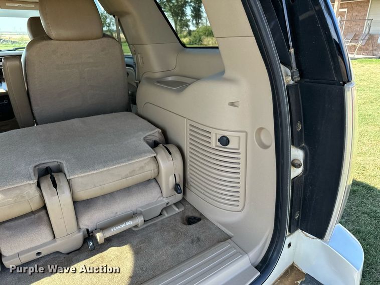 image for item LR9501 2011 GMC  Yukon Denali SUV