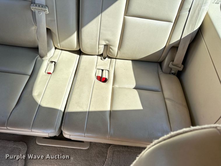 image for item LR9501 2011 GMC  Yukon Denali SUV