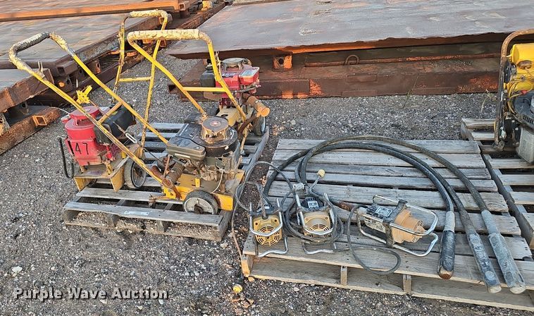 image for item LW9942 Concrete equipment 