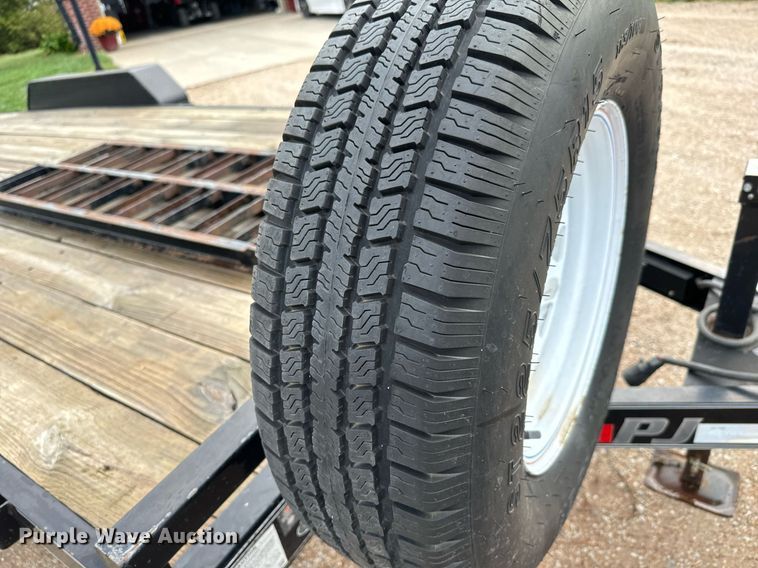 image for item MV9186 2017 PJ CE202 equipment trailer