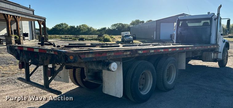 image for item MV9217 2005 Freightliner  Business Class M2 flatbed truck