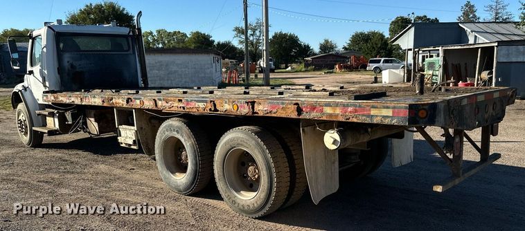 image for item MV9217 2005 Freightliner  Business Class M2 flatbed truck