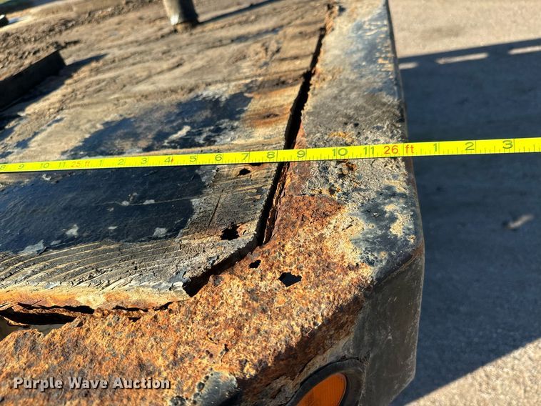 image for item MV9217 2005 Freightliner  Business Class M2 flatbed truck