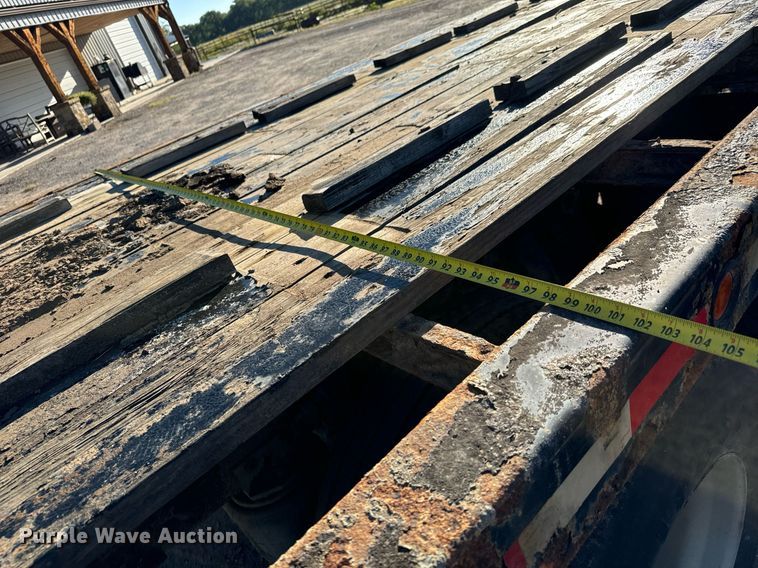 image for item MV9217 2005 Freightliner  Business Class M2 flatbed truck