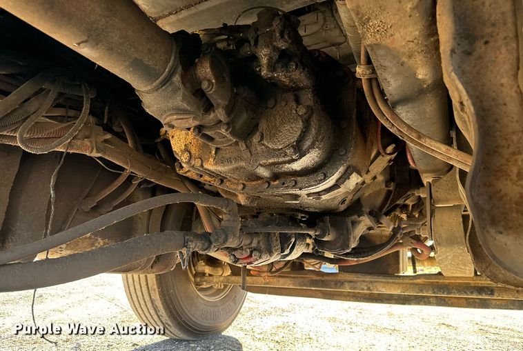 image for item MV9217 2005 Freightliner  Business Class M2 flatbed truck