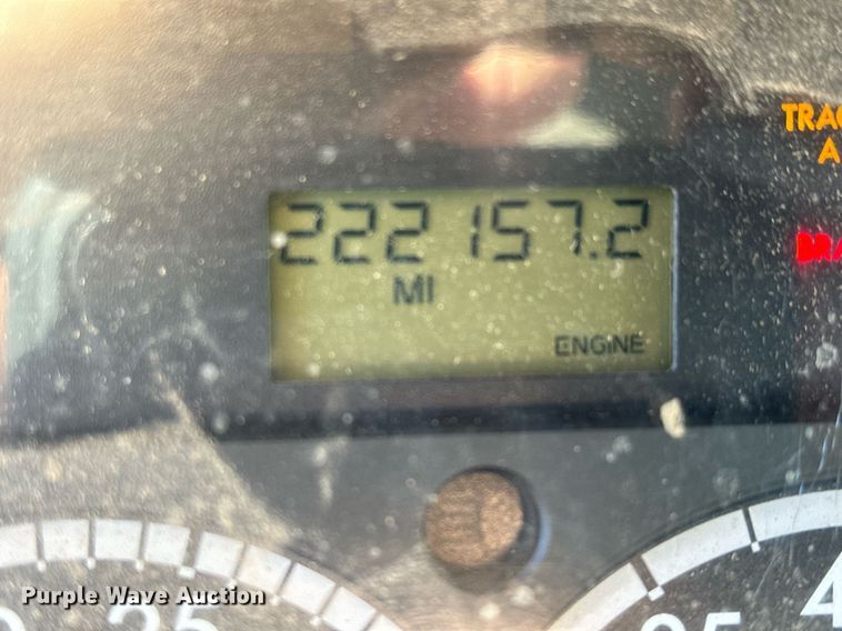 image for item MV9217 2005 Freightliner  Business Class M2 flatbed truck