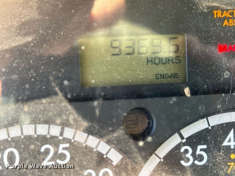 image for item MV9217 2005 Freightliner  Business Class M2 flatbed truck