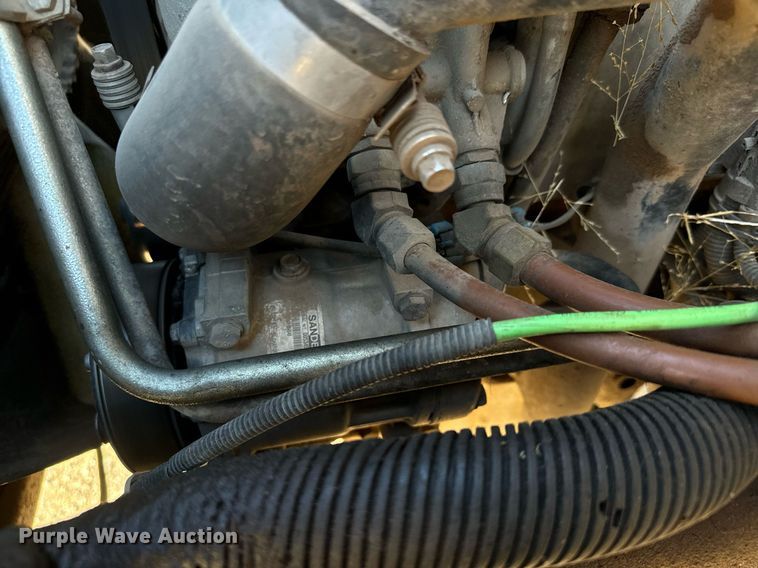 image for item MV9217 2005 Freightliner  Business Class M2 flatbed truck