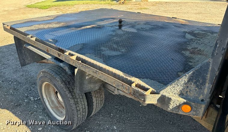 image for item MV9218 2008 Chevrolet  Silverado 3500HD Crew Cab flatbed pickup truck