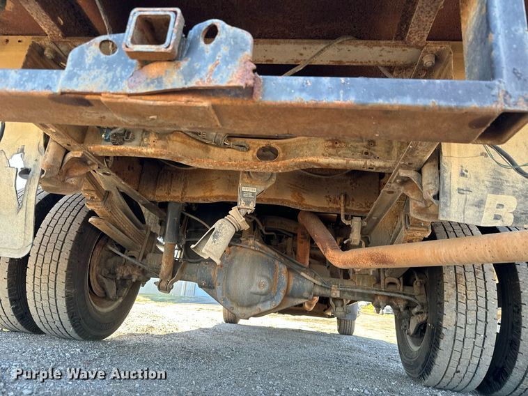 image for item MV9218 2008 Chevrolet  Silverado 3500HD Crew Cab flatbed pickup truck