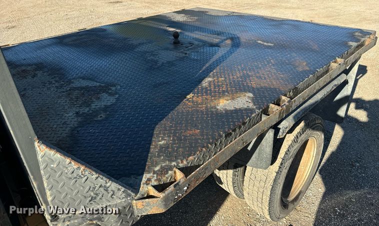 image for item MV9218 2008 Chevrolet  Silverado 3500HD Crew Cab flatbed pickup truck