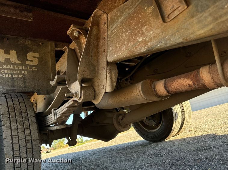 image for item MV9218 2008 Chevrolet  Silverado 3500HD Crew Cab flatbed pickup truck